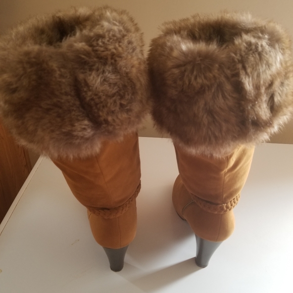 Boots - Picture 5 of 5